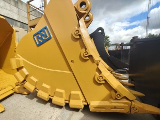 Ковш скальный усиленный на Komatsu PC400LC
